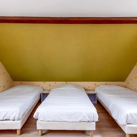 4 Bedroomed Near Disneyland Paris * Coupvray