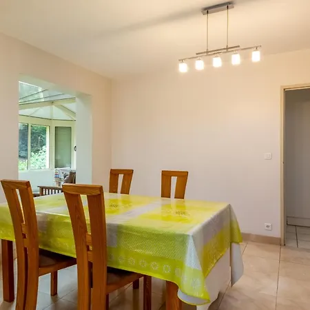 4 Bedroomed Near Disneyland Paris * Coupvray