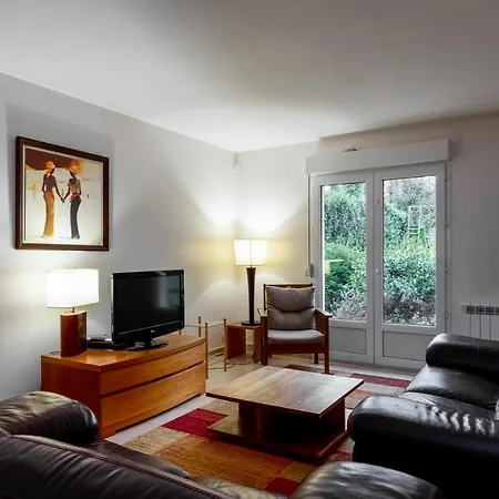 4 Bedroomed Near Disneyland Paris *